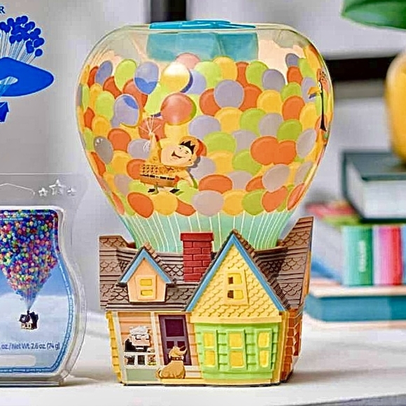 SOLD Disney Pixar Up SCENTSY Warmer New in Box - Picture 7 of 7